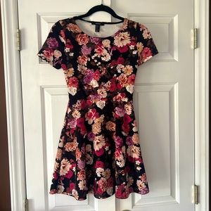 Forever 21 Floral Dress! (Open Back)